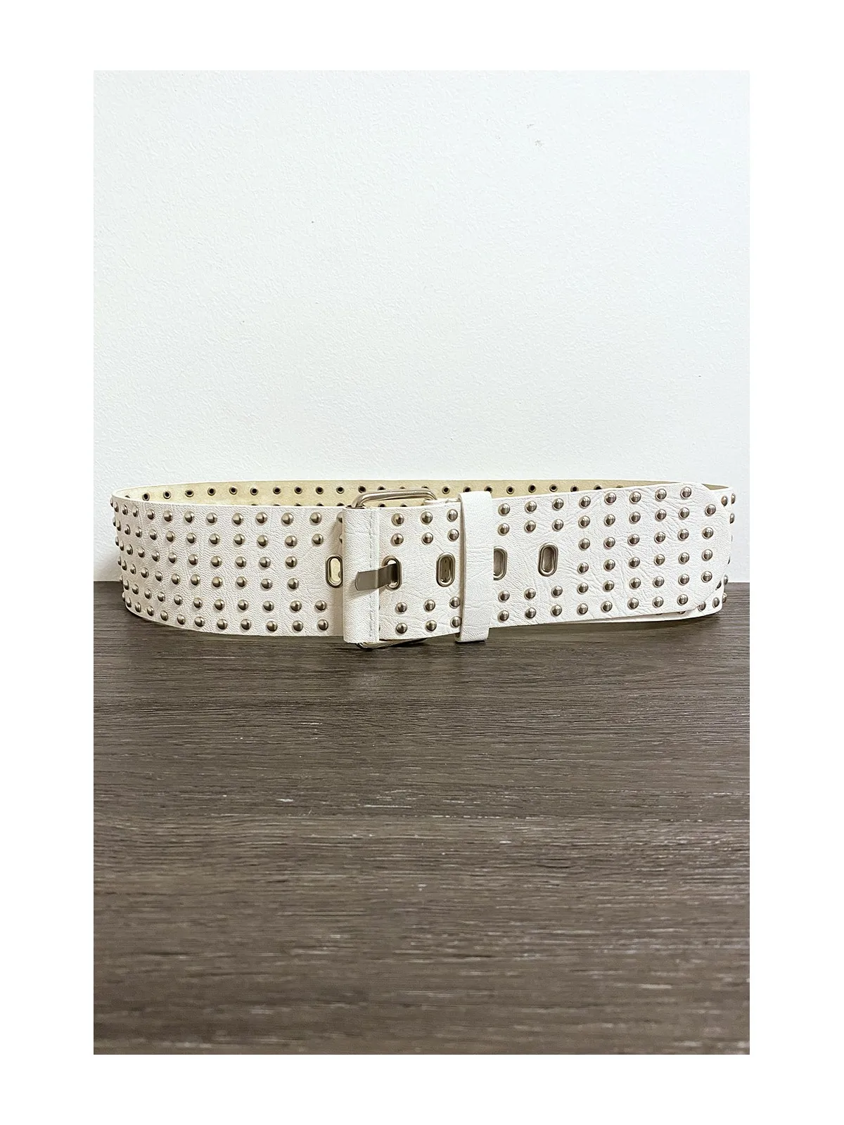 Grosse ceinture beige avec strass doré